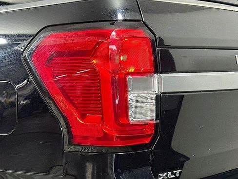 Used 2024 Ford Expedition XLT AWD/4WD image 33