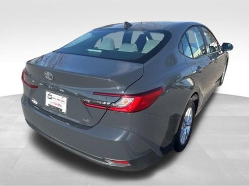 Used 2026 Toyota Camry LE image 5