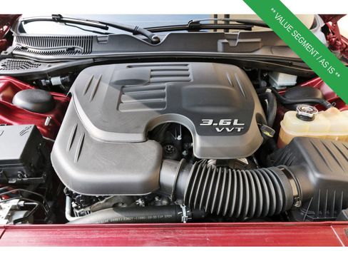 Used 2020 Dodge Challenger SXT RWD image 32