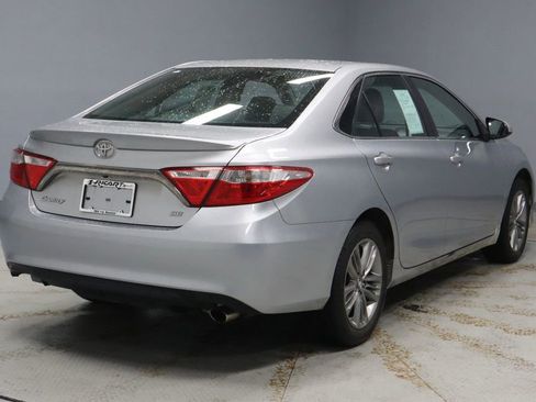 Used 2017 Toyota Camry SE FWD image 10