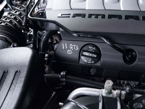 Used 2018 Chevrolet Camaro SS RWD image 40