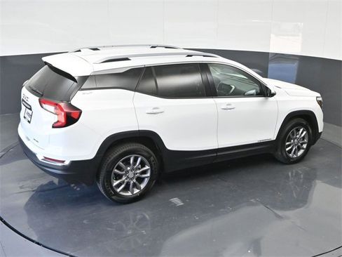 Used 2024 GMC Terrain SLT image 40