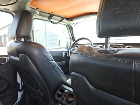 Used 2023 Jeep Gladiator Mojave w/ Trailer Tow Package image 11