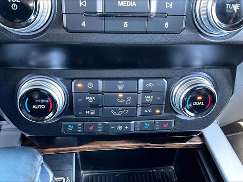 Used 2020 Ford F150 Lariat w/ Equipment Group 502A Luxury image 35