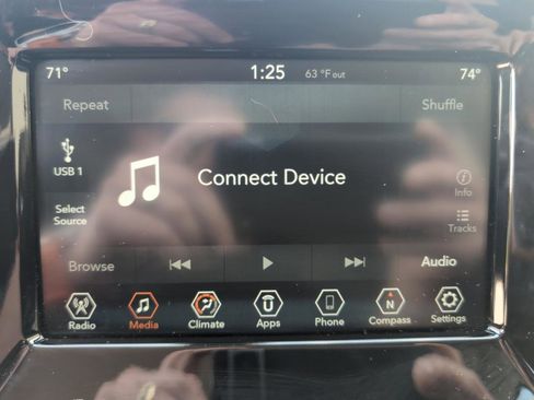 Used 2019 Jeep Compass Latitude FWD image 21