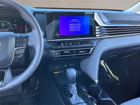 Used 2025 Toyota Camry LE image 9