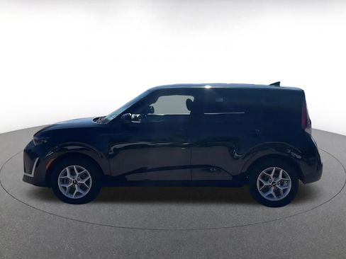 Used 2025 Kia Soul LX w/ LX Technology Package image 9