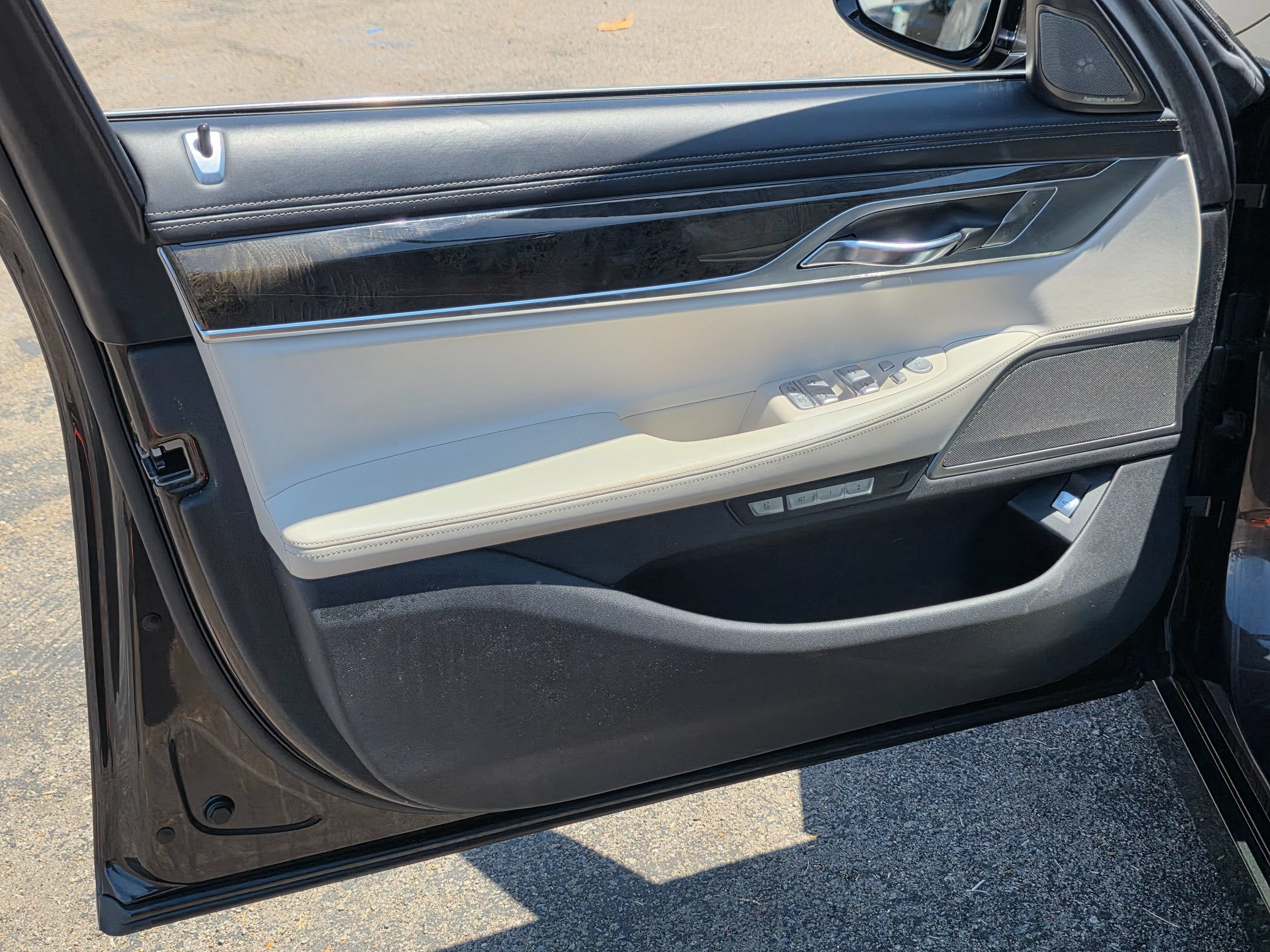 Used 2016 BMW 740i RWD image 21