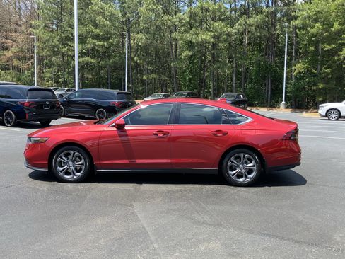 Used 2023 Honda Accord EX image 7