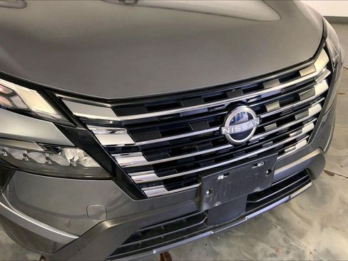 Used 2025 Nissan Rogue SV AWD/4WD image 28