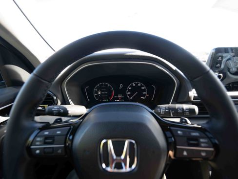 New 2025 Honda Pilot Touring image 15