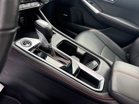 Used 2025 Nissan Sentra SR w/ SR Premium Package image 25