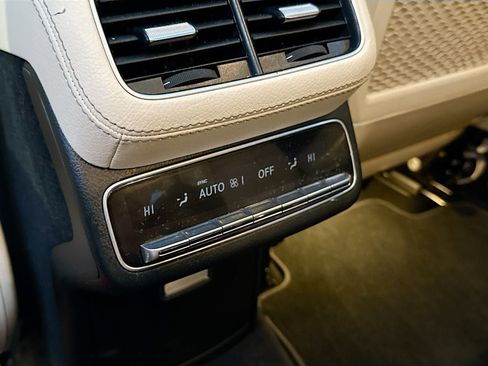 Used 2022 Mercedes-Benz GLS 450 4MATIC image 27