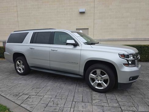 Used 2019 Chevrolet Suburban LT w/ Luxury Package image 1
