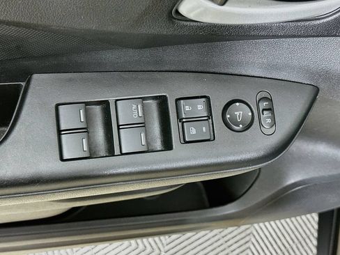 Used 2015 Honda CR-V LX image 18