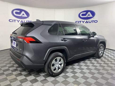 Used 2022 Toyota RAV4 LE image 3