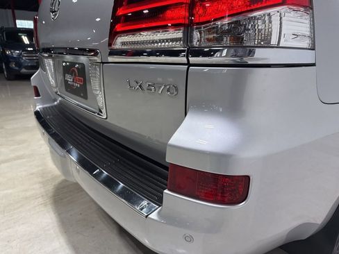 Used 2014 Lexus LX 570 4WD image 14