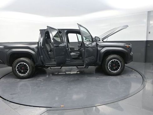 Used 2025 Toyota Tacoma TRD Off-Road w/ TRD Off Road Upgrade Package image 45