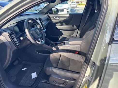 Used 2023 Volvo C40 P8 Recharge Ultimate image 3