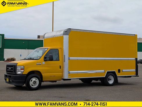 Used 2022 Ford E-350 and Econoline 350 Super Duty RWD image 3