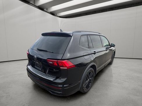 Used 2022 Volkswagen Tiguan SE R-Line image 5