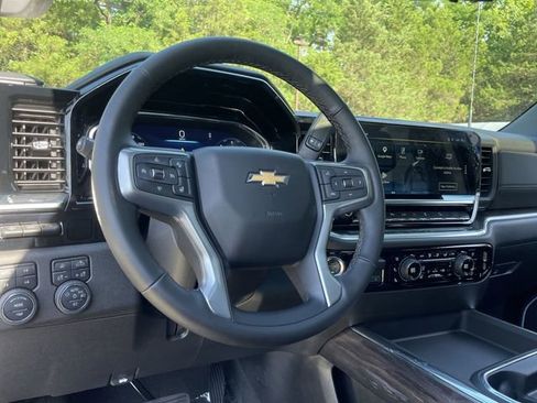 Used 2025 Chevrolet Silverado 3500 LTZ w/ LTZ Plus Package AWD/4WD image 14