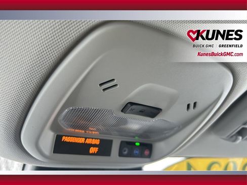 Used 2025 Chevrolet Trax LT image 32