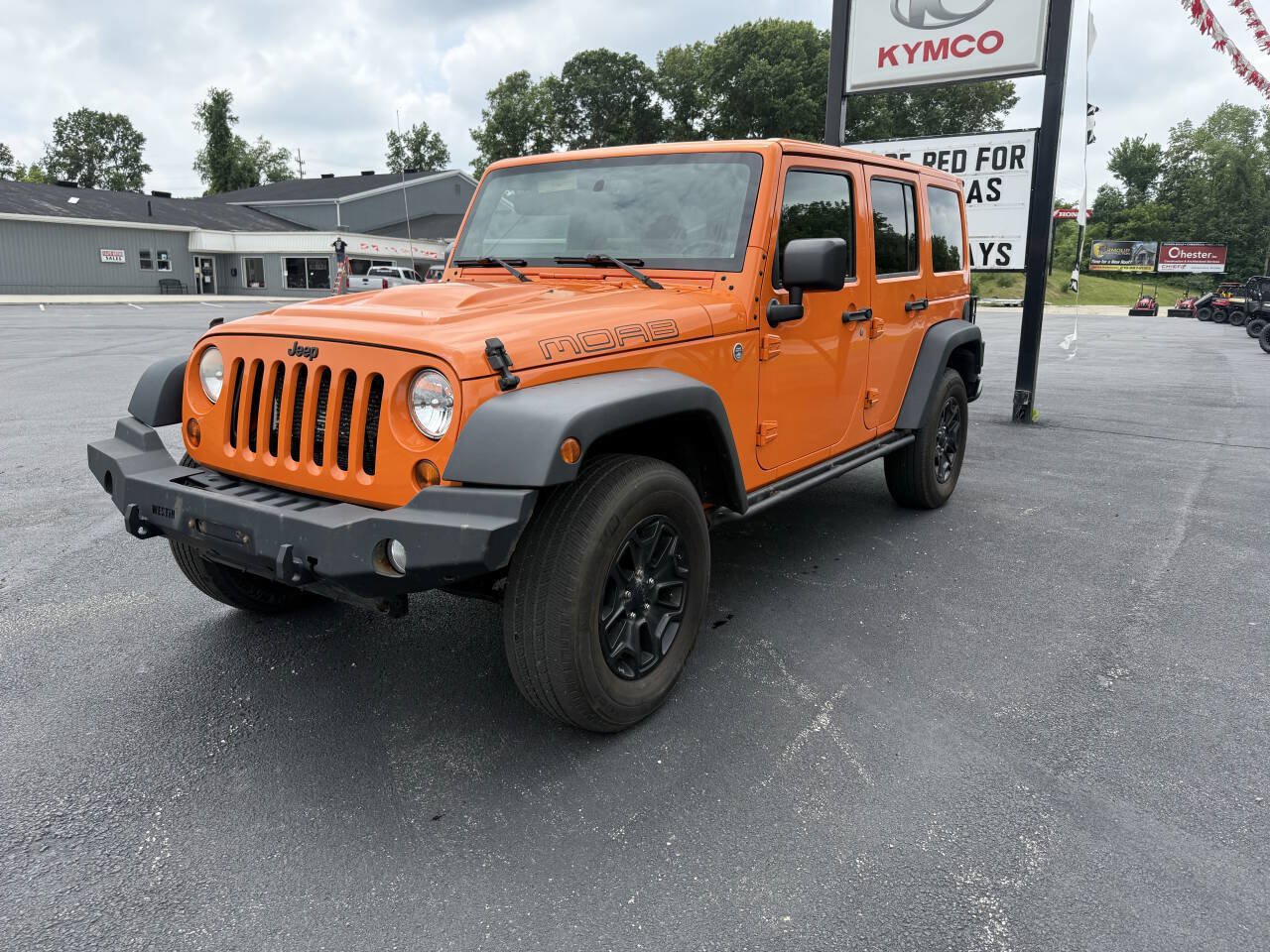 Used 2013 Jeep Wrangler Unlimited Sahara w/ Dual Top Group AWD/4WD image 3