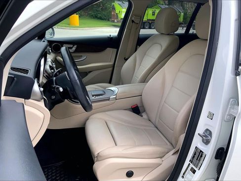 Used 2020 Mercedes-Benz GLC 300 4MATIC image 23