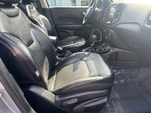 Used 2018 Jeep Compass Limited w/ Navigation Group AWD/4WD image 12