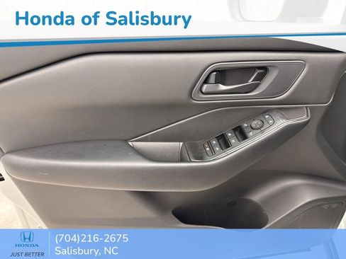 Used 2024 Nissan Rogue S image 16