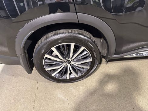 Certified 2025 INFINITI QX60 Sensory image 41