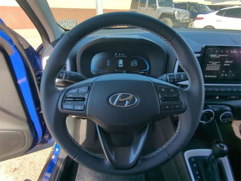 New 2025 Hyundai Venue Limited image 21