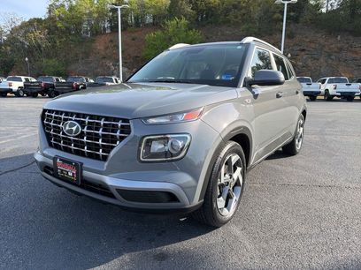 Used 2022 Hyundai Venue SEL w/ Cargo Package
