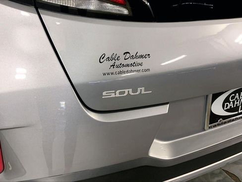Used 2025 Kia Soul LX FWD image 20