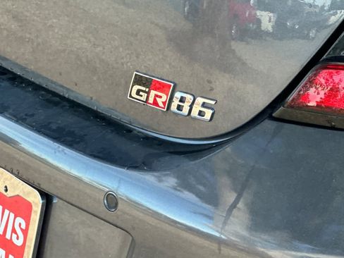 Used 2022 Toyota GR86 Premium image 15
