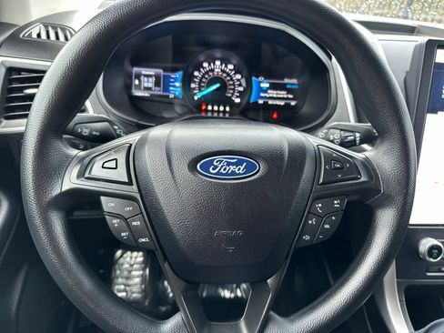 Used 2023 Ford Edge SEL image 23