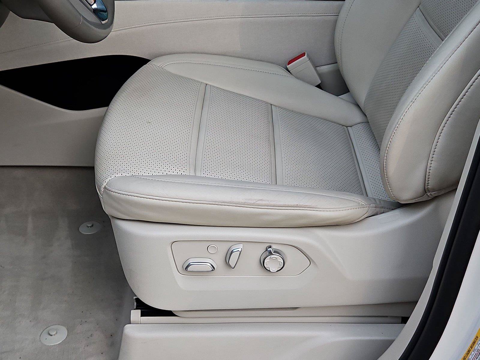 Used 2022 Cadillac Escalade ESV Premium Luxury Platinum AWD/4WD image 27