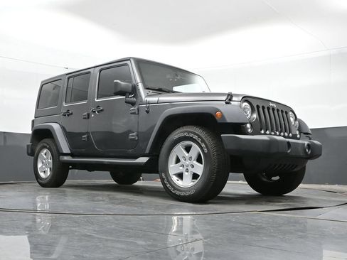 Used 2017 Jeep Wrangler Unlimited Sport w/ Quick Order Package 24S AWD/4WD image 35