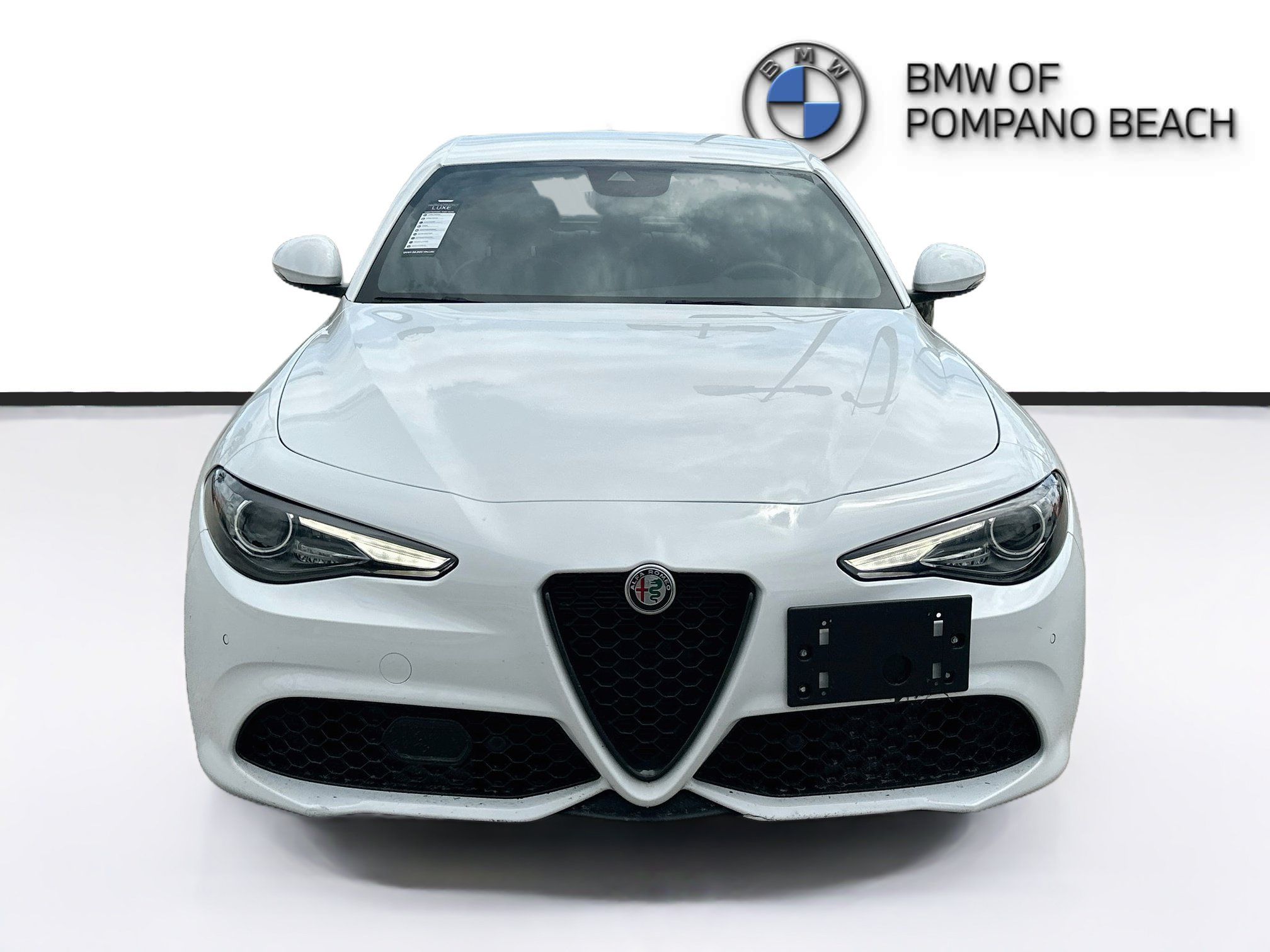 Used 2023 Alfa Romeo Giulia Sprint RWD image 2