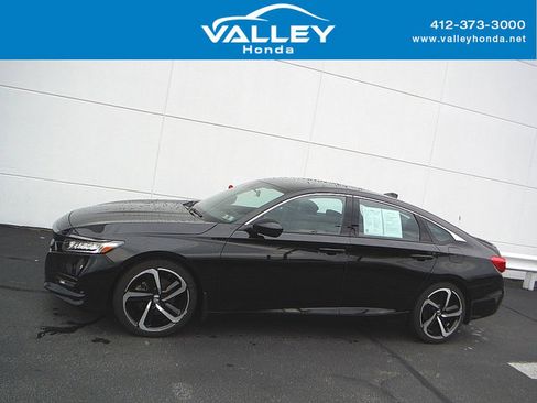 Used 2018 Honda Accord Sport image 2