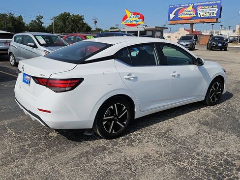 Used 2024 Nissan Sentra SV FWD image 11