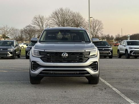 New 2026 Volkswagen Atlas SEL Premium R-Line image 9