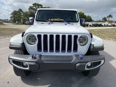 Used 2020 Jeep Wrangler Unlimited Sahara image 2