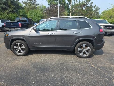Used 2019 Jeep Cherokee Limited AWD/4WD image 4