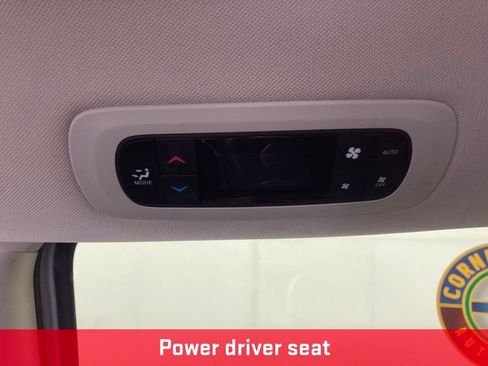 Used 2023 Chrysler Pacifica Touring-L FWD image 16