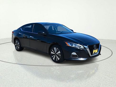 Used 2022 Nissan Altima 2.5 SV w/ SV Premium Package AWD/4WD image 1