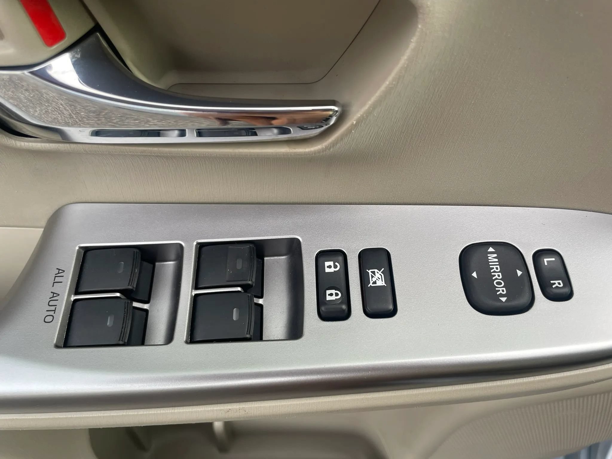 Used 2016 Toyota Prius V Five FWD image 46
