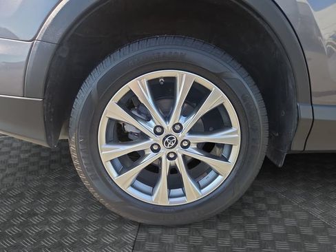 Used 2018 Toyota RAV4 Limited w/ Carpet Mat Package FWD image 37