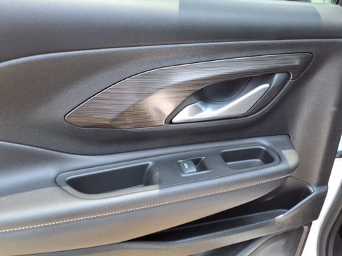 Used 2022 GMC Terrain SLE image 13